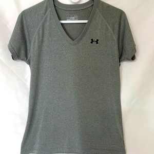 Under‎ Armour Semi-Fitted V-Neck Heat Gear Gray, Size Medium